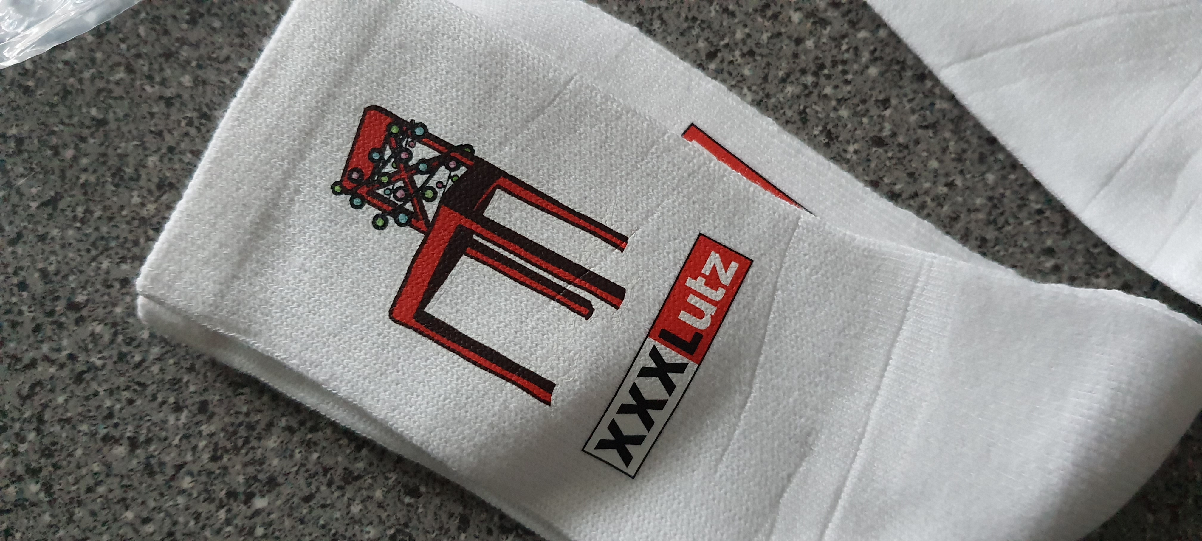 Socken-Druckerei - max. 5 x 7 cm, mehrfarbig (pro Seite) Socken-Druckerei - max. 5 x 7 cm, mehrfarbig (pro Seite)